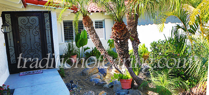 Nana's Garden Courtyard